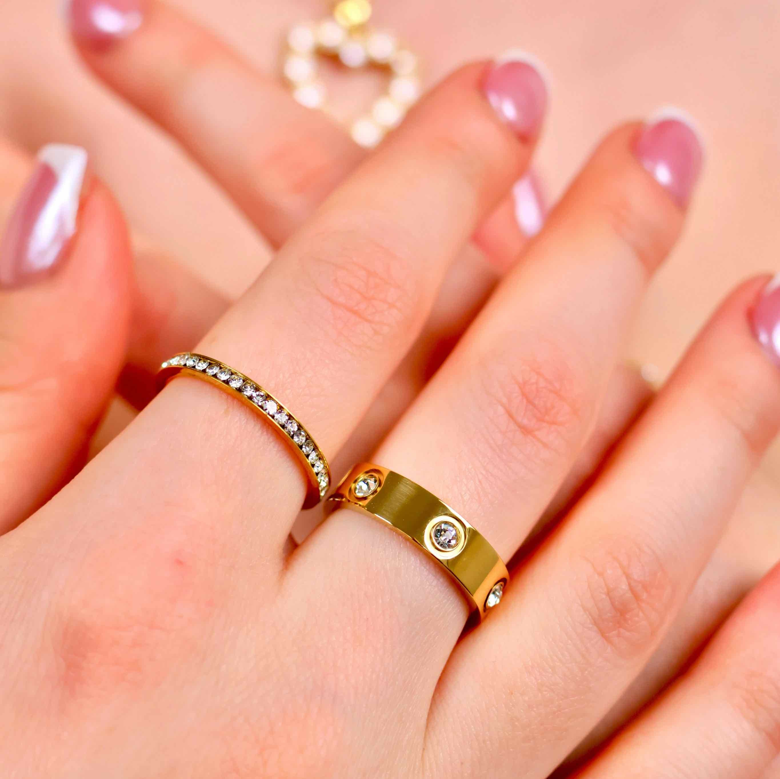 Hochwertiger Amore Diamond Ring aus 316L Edelstahl mit 18k Gold-Legierung und hochwertigen Zirkonia Diamanten