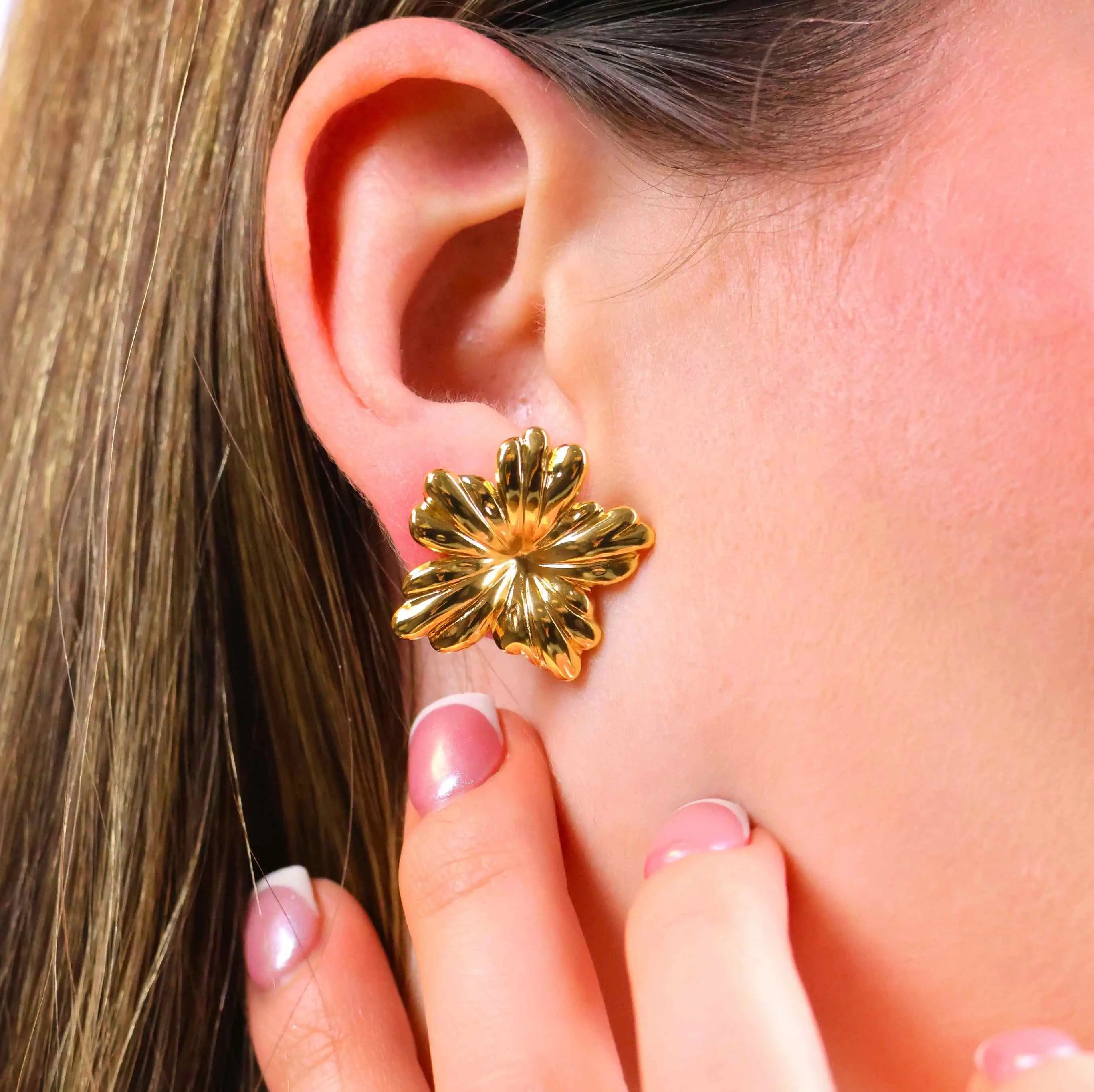 Hochwertige Flower Power Ohrstecker aus 316L Edelstahl mit 18k Gold-Legierung für täglichen Anlass