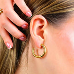 Massive, hochwertige Daily Hoop Ohrringe 25mm aus 316L Edelstahl mit 18k Gold-Legierung