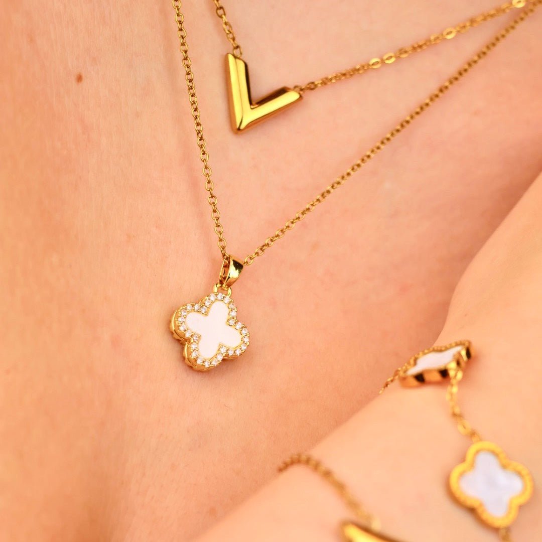 Doppelseitige Clover Kette aus 316L Edelstahl mit 18k Weißgold-Legierung und diamantähnlichen Zirconia Steinen