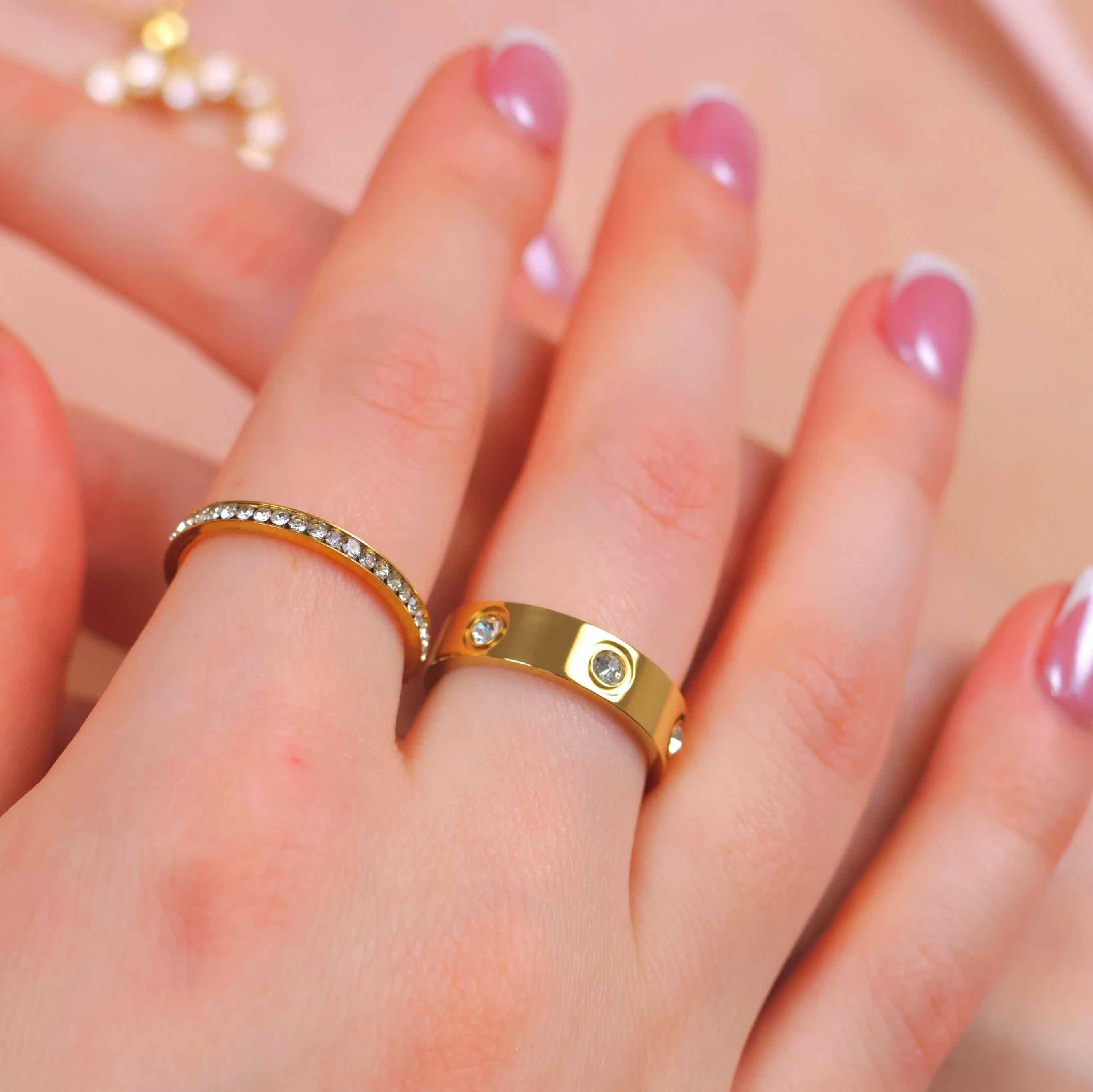 Petite Diamond Zirconia Ring aus 316L Edelstahl mit 18k Gold-Legierung und hochwertigen Zirkonia Diamanten