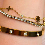 Signature Clover Armband aus hypoallergenem 316L Edelstahl mit hochwertigen Zirconia und echter 18k Goldbeschichtung