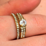  Statement Zirconia Ring aus hypoallergenem 316L Edelstahl, besetzt mit hochwertigen Zirconia-Steinen und veredelt mit echter 18k Gold-Legierung