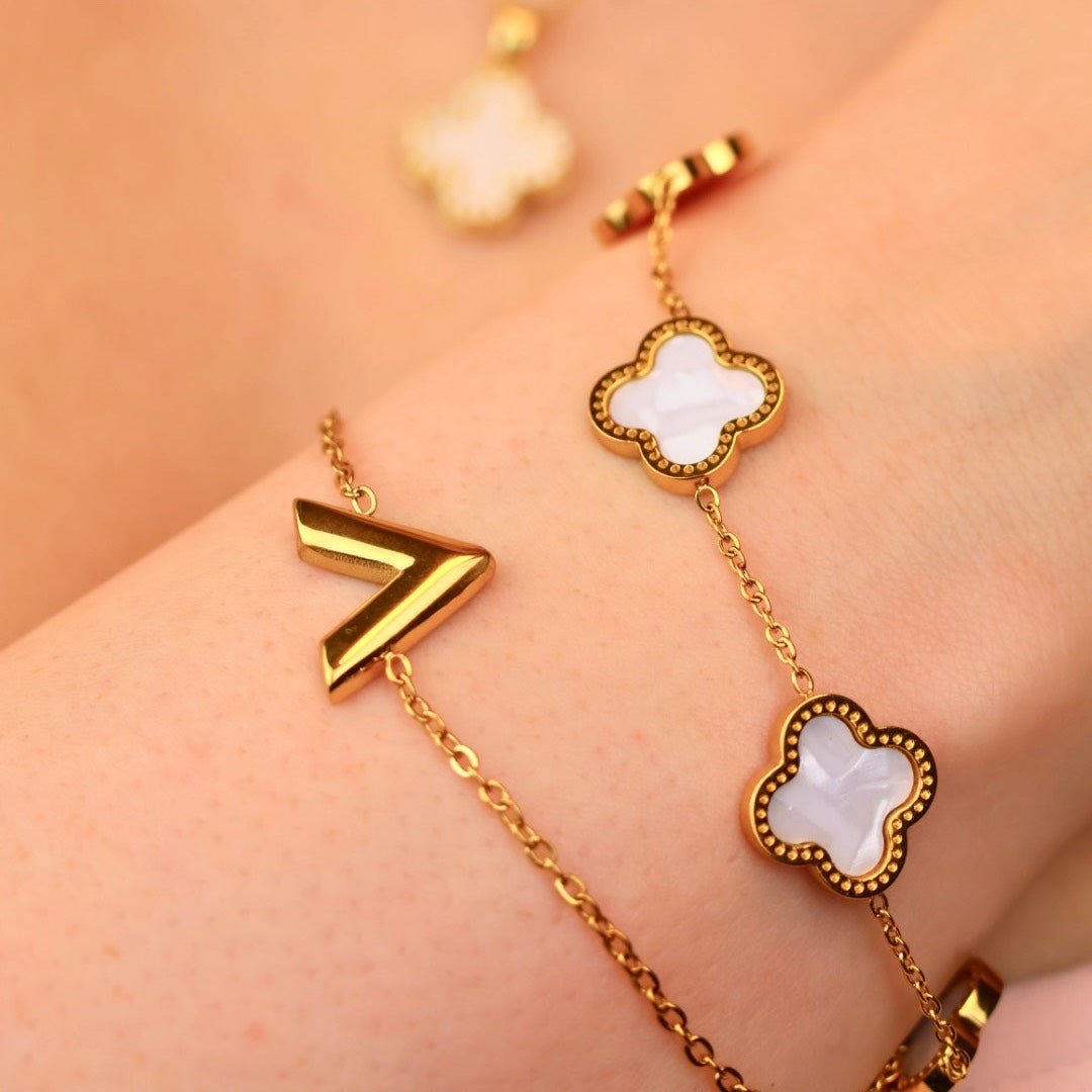 V-Armband und White Clover Armband als Set - aus 316L Edelstahl, 18k Gold-Legierung und hochwertigen Zirkonia Steinenund